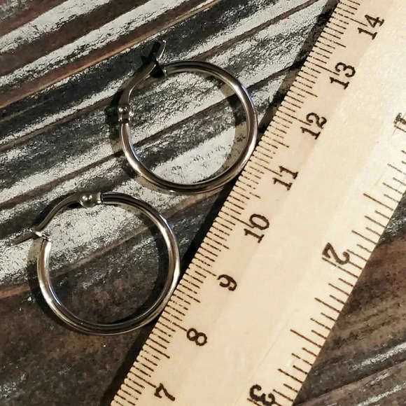 304 Stainless Steel Hoop Earrings 25mm - Picture 4 of 8